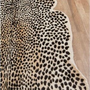 Erin Gates 5'x8' Acadia Cheetah Faux-Hide Rug, 80% Modacrylic/20% Polyester.